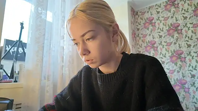 Snapshot of Witching_Moon chatting on October 2025 08:11:02 AM Witching Moon online show from October 2025 08:11:02 AM