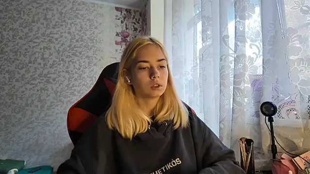 Snapshot of Witching_Moon chatting on October 2025 07:28:01 AM Witching Moon online show from October 2025 07:28:01 AM