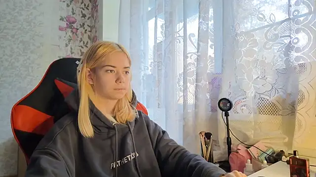 Snapshot of Witching_Moon chatting on October 2025 07:17:02 AM Witching Moon online show from October 2025 07:17:02 AM