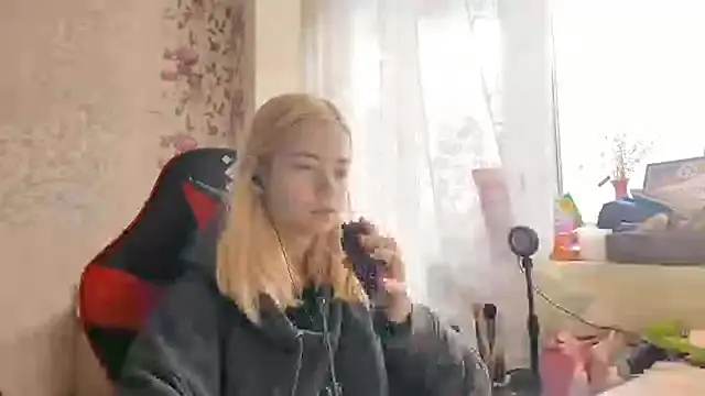 Snapshot of Witching_Moon chatting on October 2025 07:31:01 AM Witching Moon online show from October 2025 07:31:01 AM