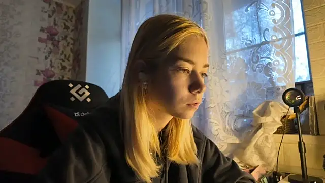 Snapshot of Witching_Moon chatting on October 2025 07:31:02 AM Witching Moon online show from October 2025 07:31:02 AM