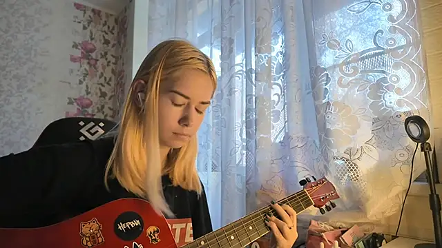 Snapshot of Witching_Moon chatting on October 2025 07:19:02 AM Witching Moon online show from October 2025 07:19:02 AM