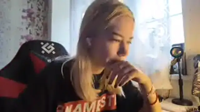 Snapshot of Witching_Moon chatting on October 2025 07:40:01 AM Witching Moon online show from October 2025 07:40:01 AM