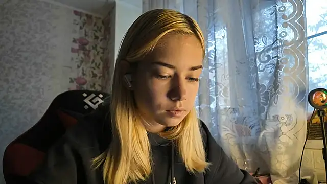 Snapshot of Witching_Moon chatting on October 2025 07:45:01 AM Witching Moon online show from October 2025 07:45:01 AM