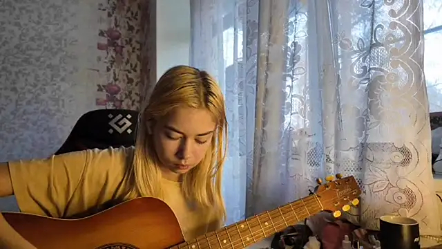 Snapshot of Witching_Moon chatting on November 2025 07:20:01 AM Witching Moon online show from November 2025 07:20:01 AM