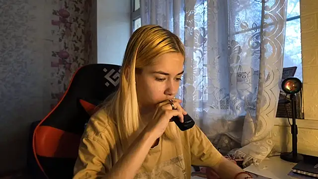 Snapshot of Witching_Moon chatting on November 2025 07:31:01 AM Witching Moon online show from November 2025 07:31:01 AM