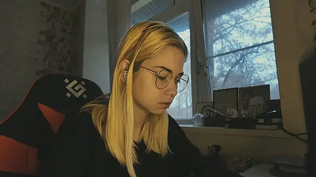 Snapshot of Witching_Moon chatting on November 2025 08:02:02 AM Witching Moon online show from November 2025 08:02:02 AM