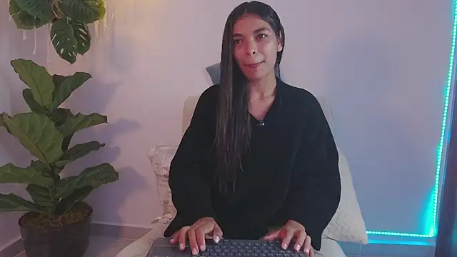 Nicolle swt online show from January 2026 01:20:02 AM