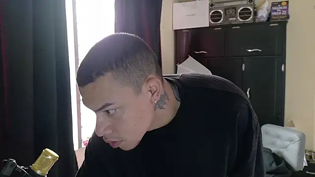 AlphaMasterXxx online show from October 2025 02:03:02 PM