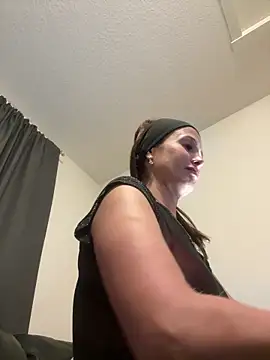 Snapshot of Alona_Brown chatting on April 2026 05:49:01 AM Alona Brown online show from April 2026 05:49:01 AM