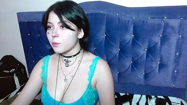 Ginebra Sensual online show from October 2025 01:00:02 PM