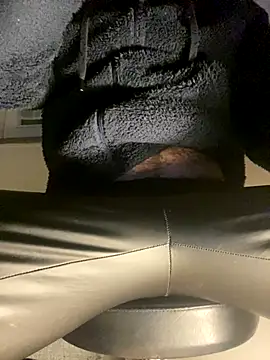 Snapshot of Skeye2 chatting on December 2025 01:55:02 AM Skeye2 online show from December 2025 01:55:02 AM