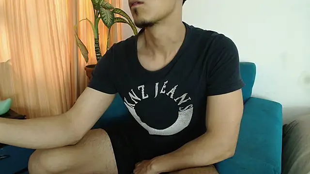 versatileguuy online show from April 2026 09:50:02 PM