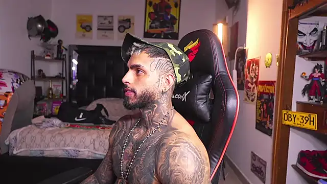 Snapshot of logan_hugh8 chatting on June 2026 01:26:01 PM logan hugh8 online show from June 2026 01:26:01 PM