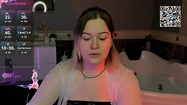 HelenHartt online show from November 2025 02:00:02 AM