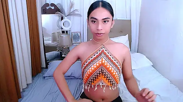 Snapshot of scarlet_smith7 chatting on April 2026 01:19:01 PM scarlet smith7 online show from April 2026 01:19:01 PM