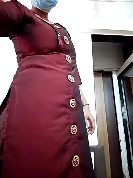 Love Foreverr12 online show from October 2025 04:45:01 AM