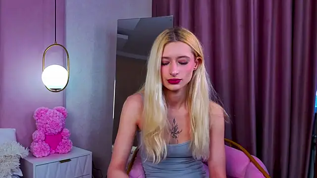 Snapshot of Monica_Leen chatting on November 2025 06:29:02 AM Monica Leen online show from November 2025 06:29:02 AM