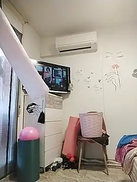 Snapshot of SweetSun69 chatting on March 2026 11:49:02 AM SweetSun69 online show from March 2026 11:49:02 AM