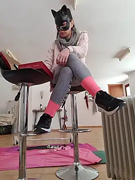 Snapshot of SweetSun69 chatting on April 2026 12:57:01 PM SweetSun69 online show from April 2026 12:57:01 PM