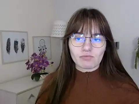 Julie Diamond online show from December 2025 05:18:02 PM