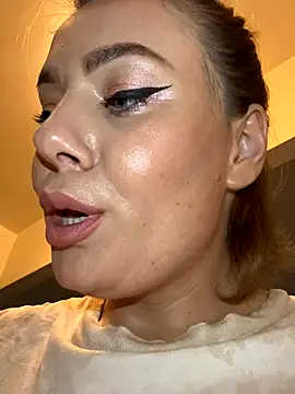 Snapshot of emmasweett11 chatting on September 2025 12:19:01 PM emmasweett11 online show from September 2025 12:19:01 PM