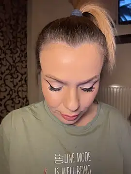 emmasweett11 online show from April 2026 07:49:01 PM