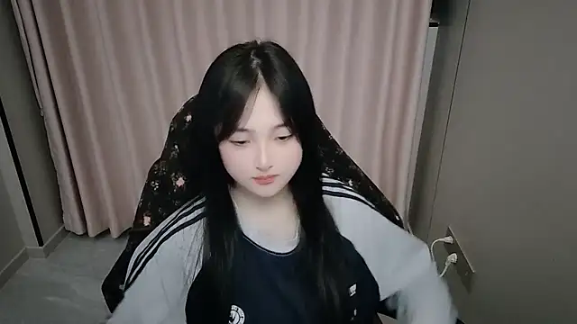 Snapshot of xxz98 chatting on April 2026 02:17:02 PM xxz98 online show from April 2026 02:17:02 PM