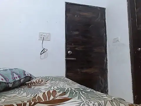 Snapshot of soya_queen chatting on November 2025 02:33:01 AM soya queen online show from November 2025 02:33:01 AM