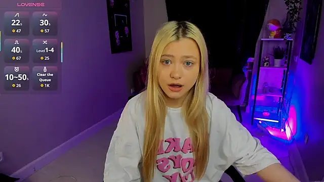 Millie Vanillies online show from October 2025 02:15:01 PM