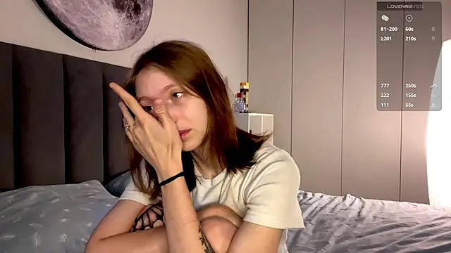 Snapshot of EllieDream chatting on September 2025 07:19:01 AM EllieDream online show from September 2025 07:19:01 AM