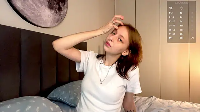 Snapshot of EllieDream chatting on September 2025 07:07:01 AM EllieDream online show from September 2025 07:07:01 AM