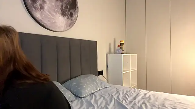 Snapshot of EllieDream chatting on September 2025 07:10:02 AM EllieDream online show from September 2025 07:10:02 AM