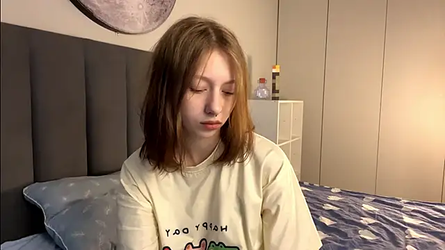 Snapshot of EllieDream chatting on September 2025 07:33:02 AM EllieDream online show from September 2025 07:33:02 AM