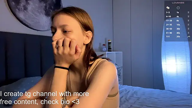 Snapshot of EllieDream chatting on October 2025 07:03:02 AM EllieDream online show from October 2025 07:03:02 AM