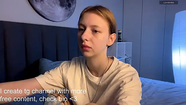 Snapshot of EllieDream chatting on October 2025 07:32:01 AM EllieDream online show from October 2025 07:32:01 AM