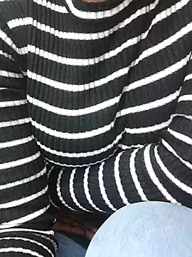 Snapshot of Laxmi_89 chatting on December 2025 03:27:02 AM Laxmi 89 online show from December 2025 03:27:02 AM