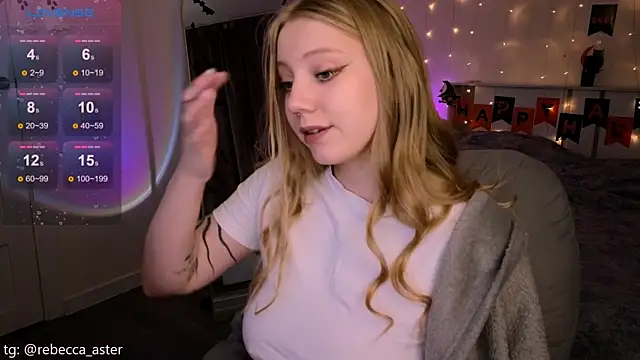 Snapshot of RebeccaAster chatting on October 2025 04:31:01 PM RebeccaAster online show from October 2025 04:31:01 PM