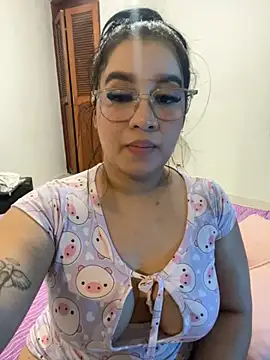 Aliciawhitee online show from November 2025 01:05:02 AM