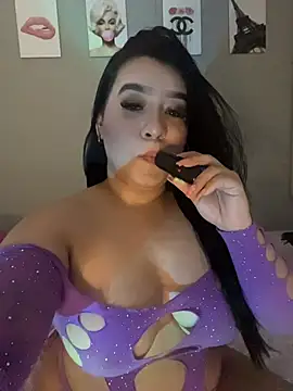 Snapshot of Aliciawhitee chatting on March 2026 02:18:01 AM Aliciawhitee online show from March 2026 02:18:01 AM