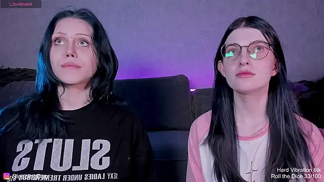 Snapshot of Threesomebabes chatting on June 2026 08:06:01 PM Threesomebabes online show from June 2026 08:06:01 PM