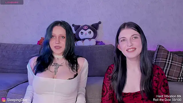 Snapshot of Threesomebabes chatting on July 2026 12:11:02 PM Threesomebabes online show from July 2026 12:11:02 PM