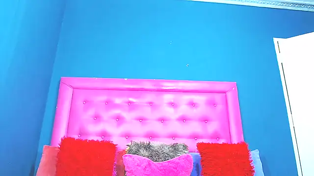 LoloQueen5 online show from February 2026 02:58:02 PM