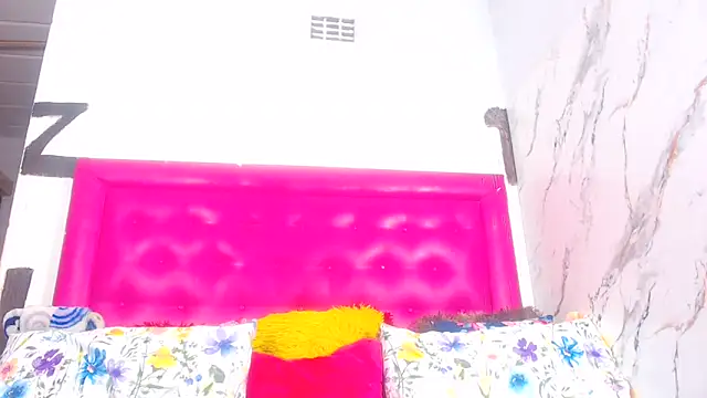 Snapshot of LoloQueen5 chatting on July 2026 08:52:01 PM LoloQueen5 online show from July 2026 08:52:01 PM