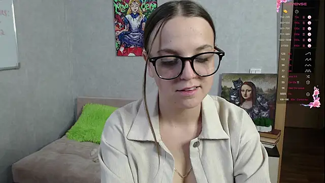 Violetwin online show from September 2025 06:46:02 PM