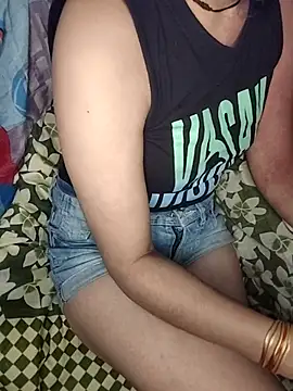 Snapshot of Laila_Pahadi chatting on November 2025 09:26:01 PM Laila Pahadi online show from November 2025 09:26:01 PM