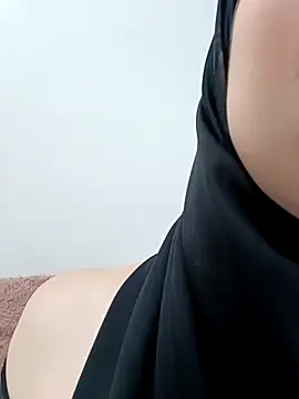 Snapshot of jamila_zair chatting on April 2026 03:39:02 PM jamila zair online show from April 2026 03:39:02 PM