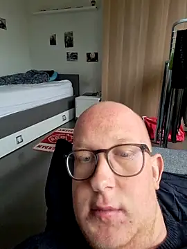 Snapshot of geilerd122 chatting on November 2025 01:22:01 PM geilerd122 online show from November 2025 01:22:01 PM