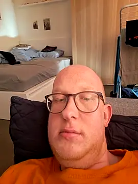 Snapshot of geilerd122 chatting on February 2026 02:27:01 PM geilerd122 online show from February 2026 02:27:01 PM