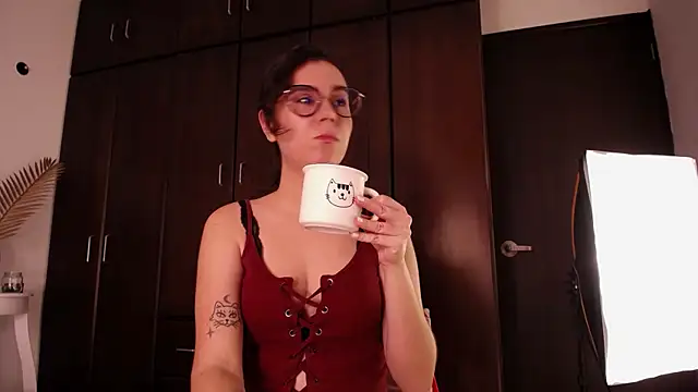 Snapshot of barbyehot chatting on April 2026 10:15:01 PM barbyehot online show from April 2026 10:15:01 PM